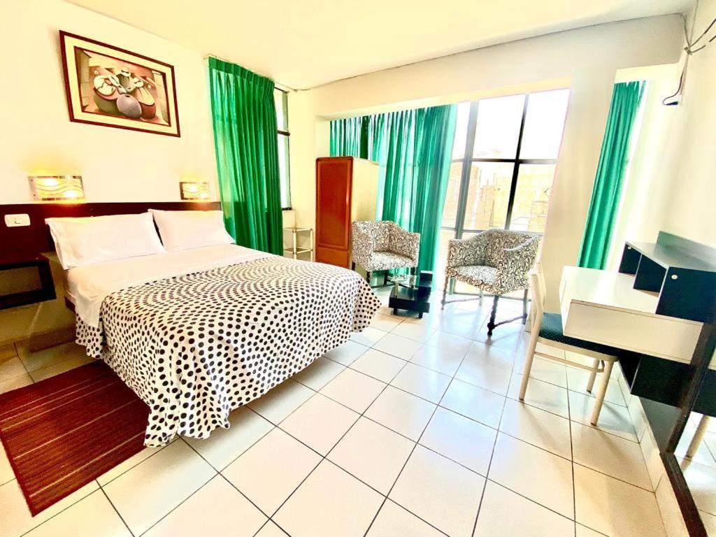 Casahotel Jockey Plaza Mall Лима Екстериор снимка